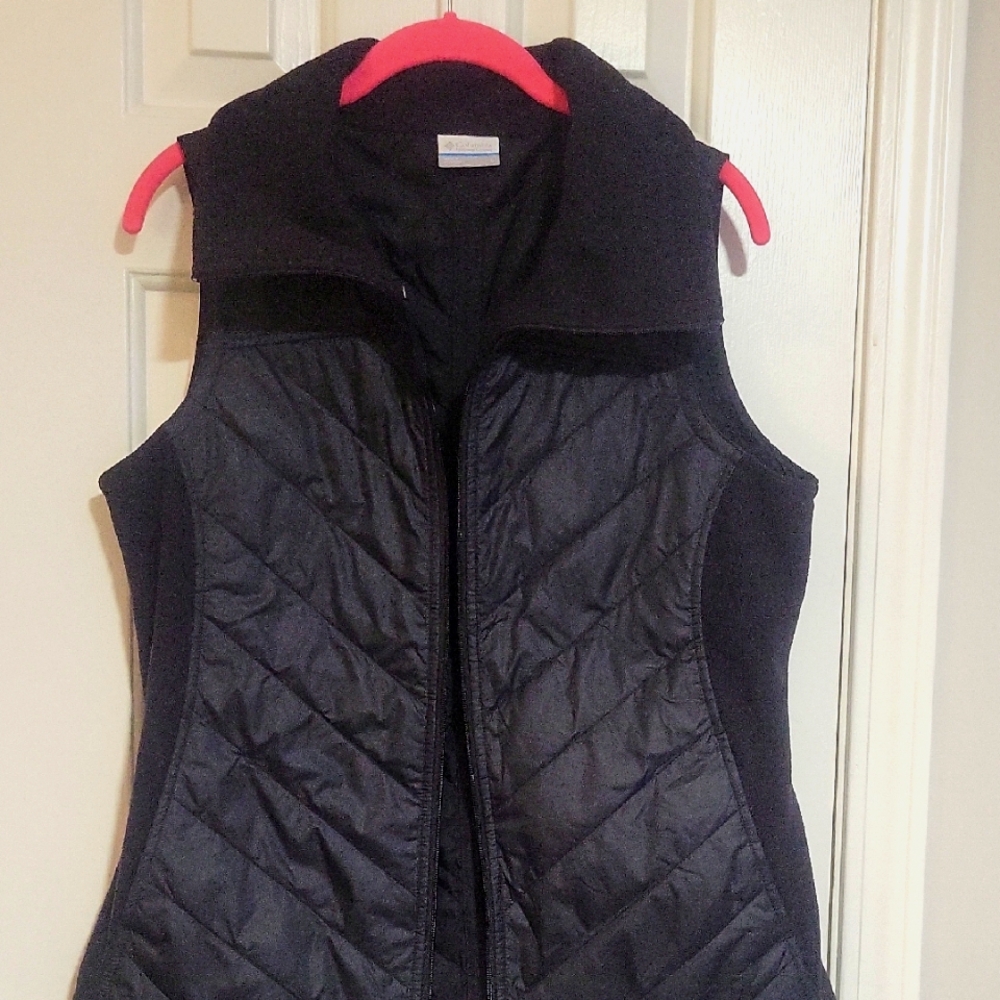 Columbia Women's Black Quilted Vest